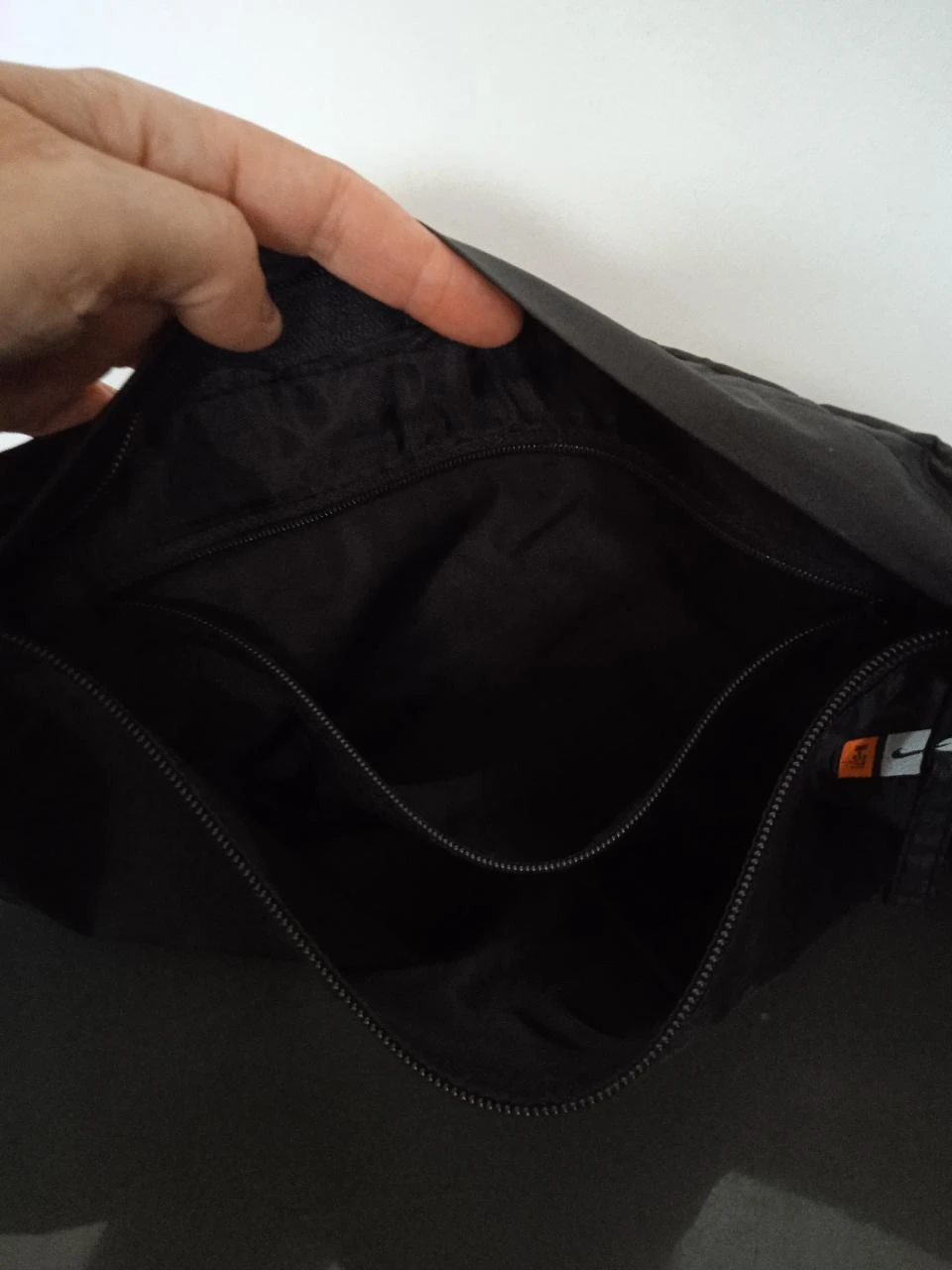 Banana, black Nike sports bag – photo 5